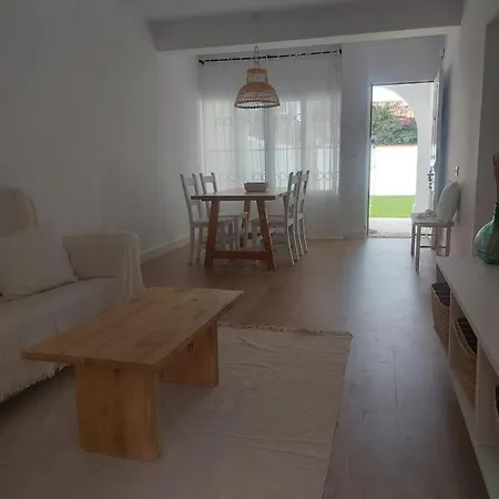 Casa Con Jardin En Playa La Barrosa, Urbanizacion Dona Violeta *