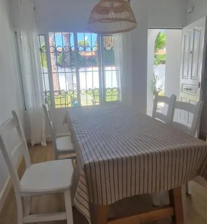 Casa Con Jardin En Playa La Barrosa, Urbanizacion Dona Violeta Chiclana de la Frontera
