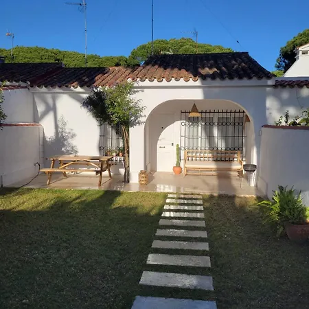 Casa Con Jardin En Playa La Barrosa, Urbanizacion Dona Violeta