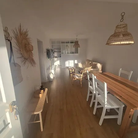 Casa Con Jardin En Playa La Barrosa, Urbanizacion Dona Violeta