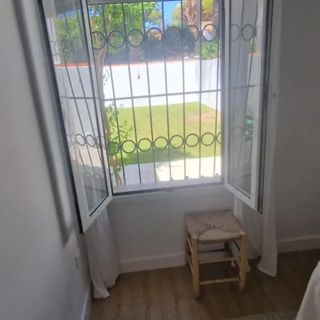 Hébergement de vacances Casa Con Jardin En Playa La Barrosa, Urbanizacion Dona Violeta Chiclana de la Frontera